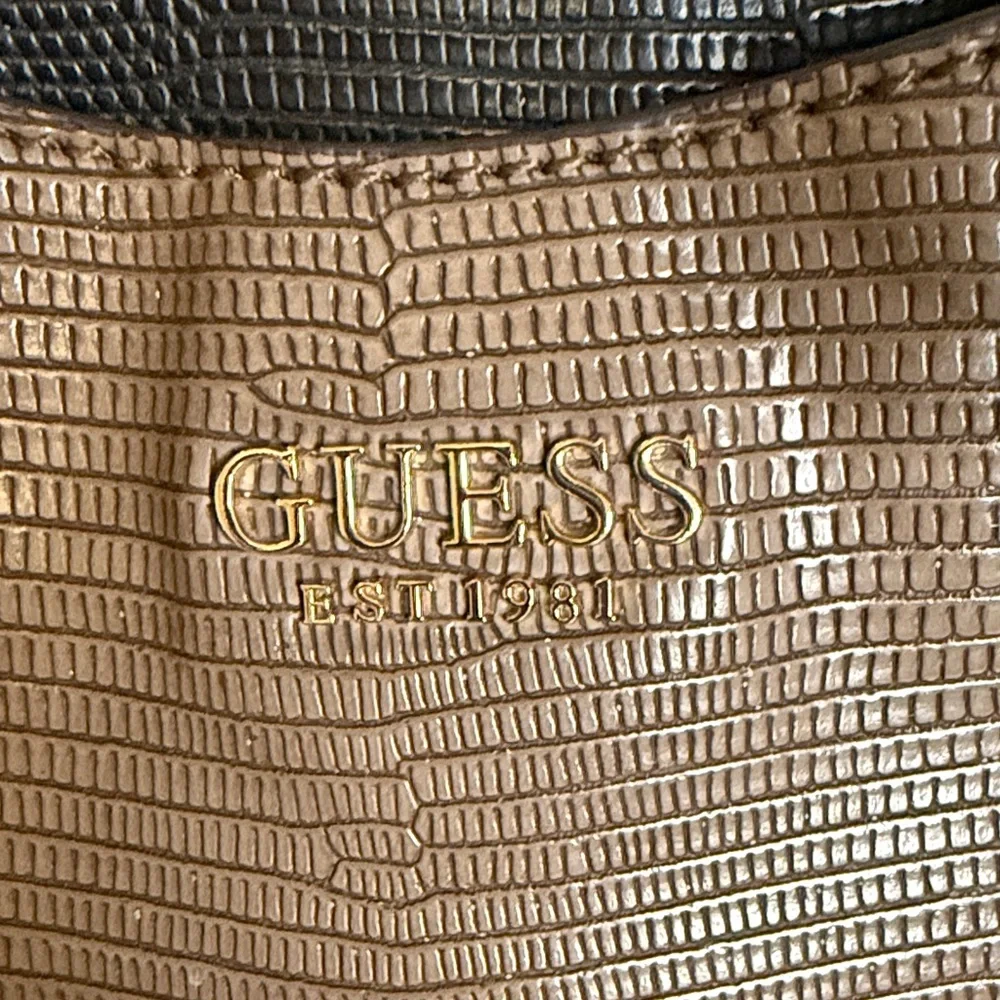 Guess Lyndi Large Girlfriend Textured Brown Satchel Bag